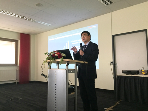Fang Liangzhou, VP of Huawei Network Energy, delivered a speech at the opening ceremony